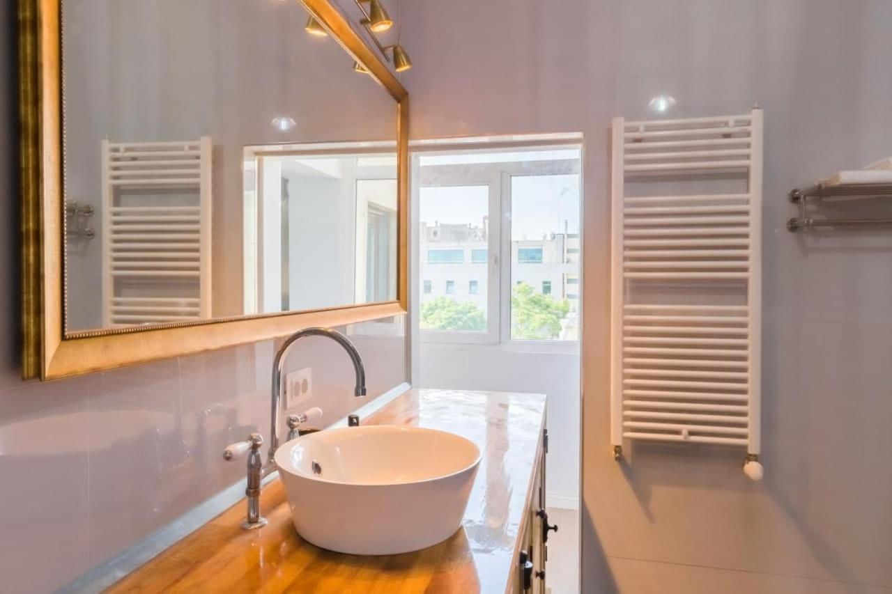Inova Central Apartment Bukares Bagian luar foto